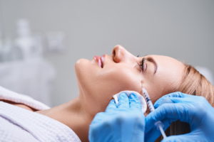 Dra. Adriana Koeppel Especialista em Botox.