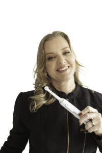 Dra. Adriana Koeppel Especialista Estetica Dentaria e Facial
